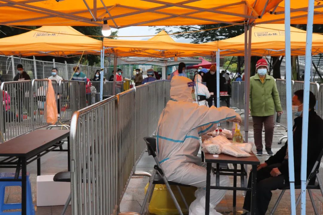 医技护齐上阵，福州爱尔青年突击队助力全民核酸检测提速、再提速