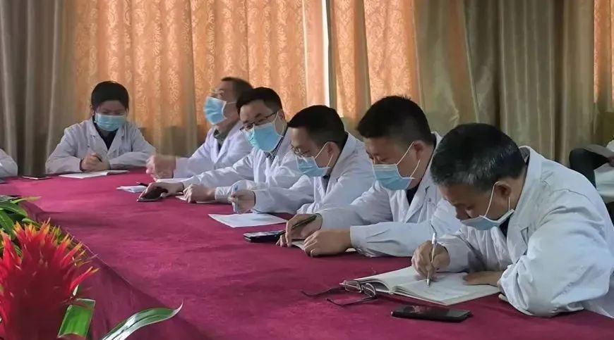 成都誉美医院院长质量大查房：月月自查强制度，改善细节促提升