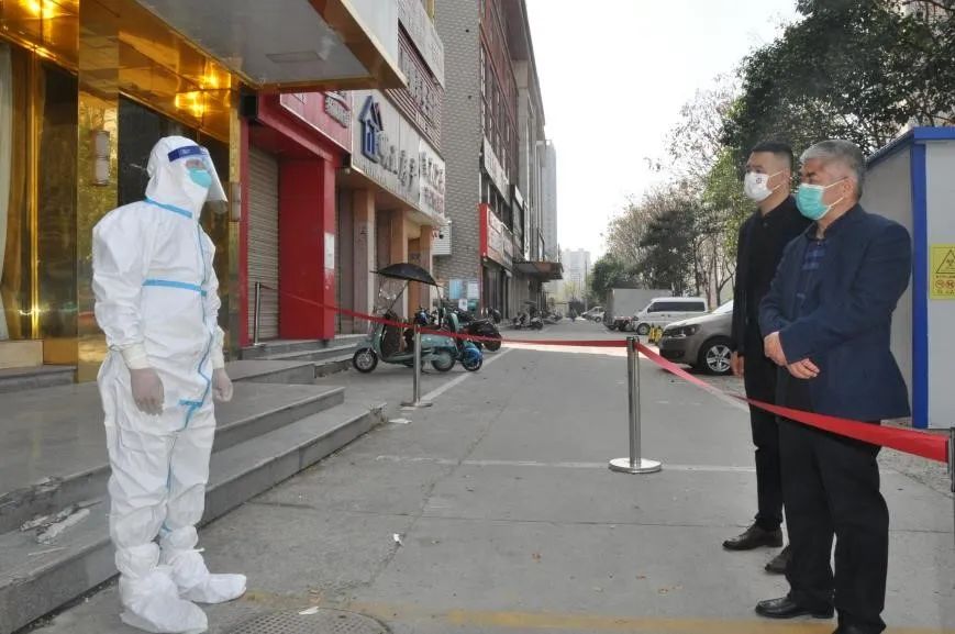 深入防控一线,压实防控责任