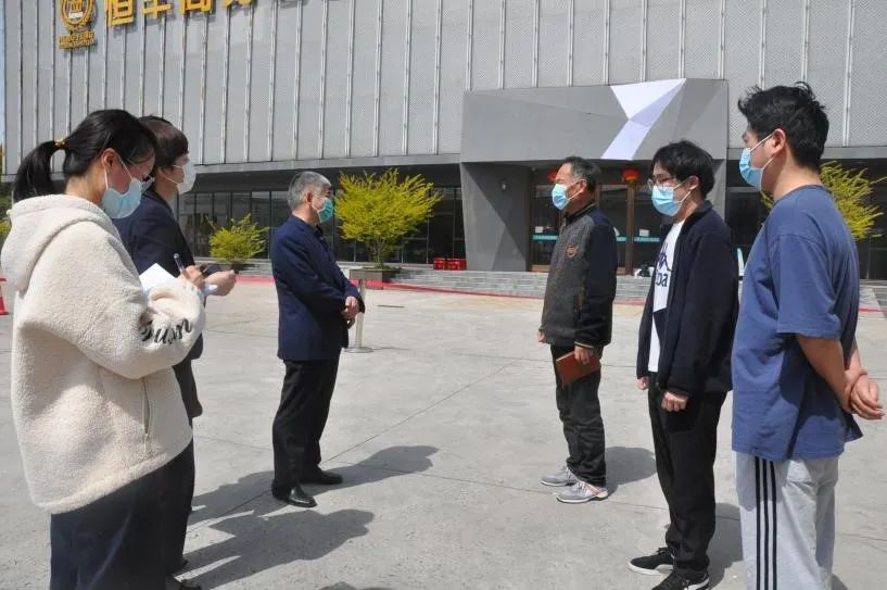 深入防控一线,压实防控责任