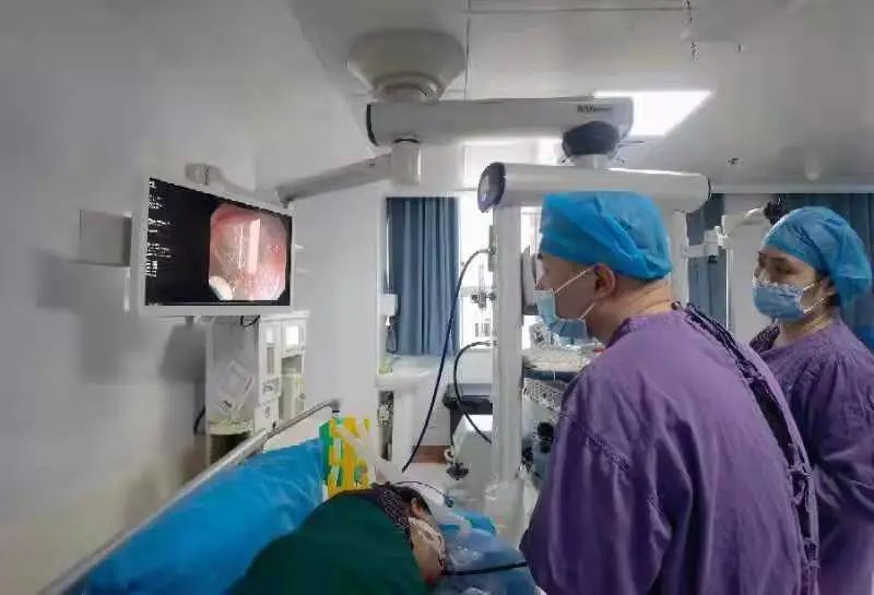 70 岁嗲嗲食不能下咽 10 多年，食管内打条「隧道」，好了！