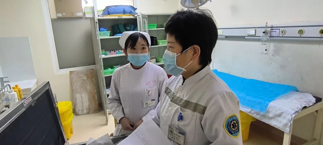 成都誉美医院院长质量大查房：月月自查强制度，改善细节促提升