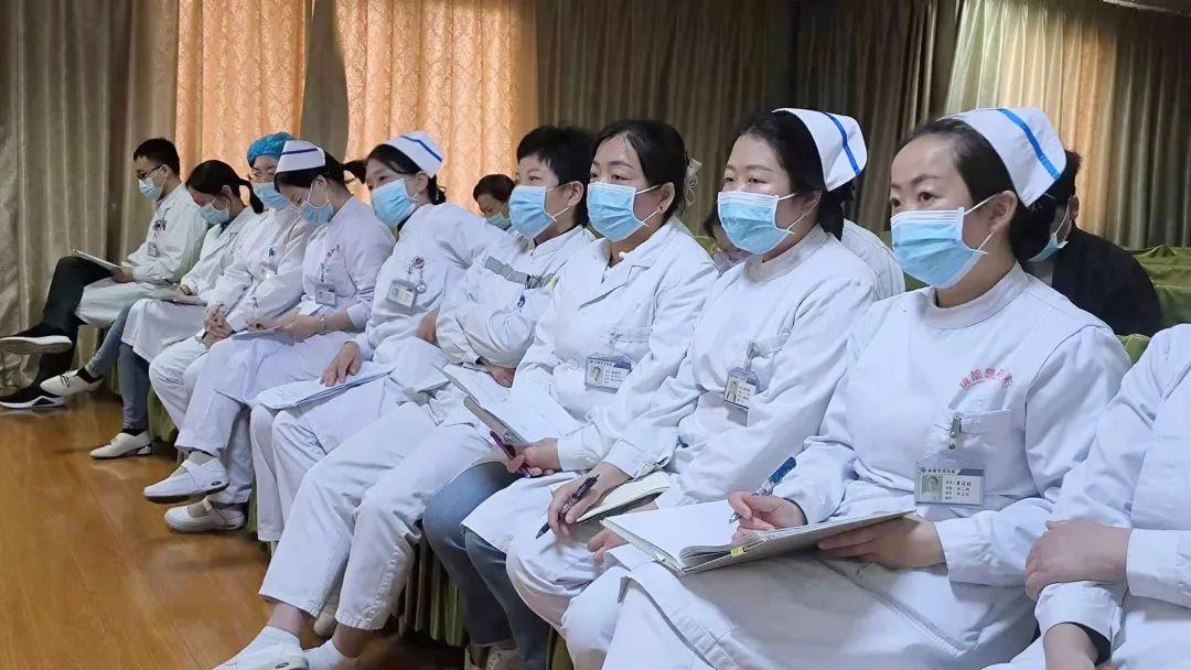 成都誉美医院院长质量大查房：月月自查强制度，改善细节促提升