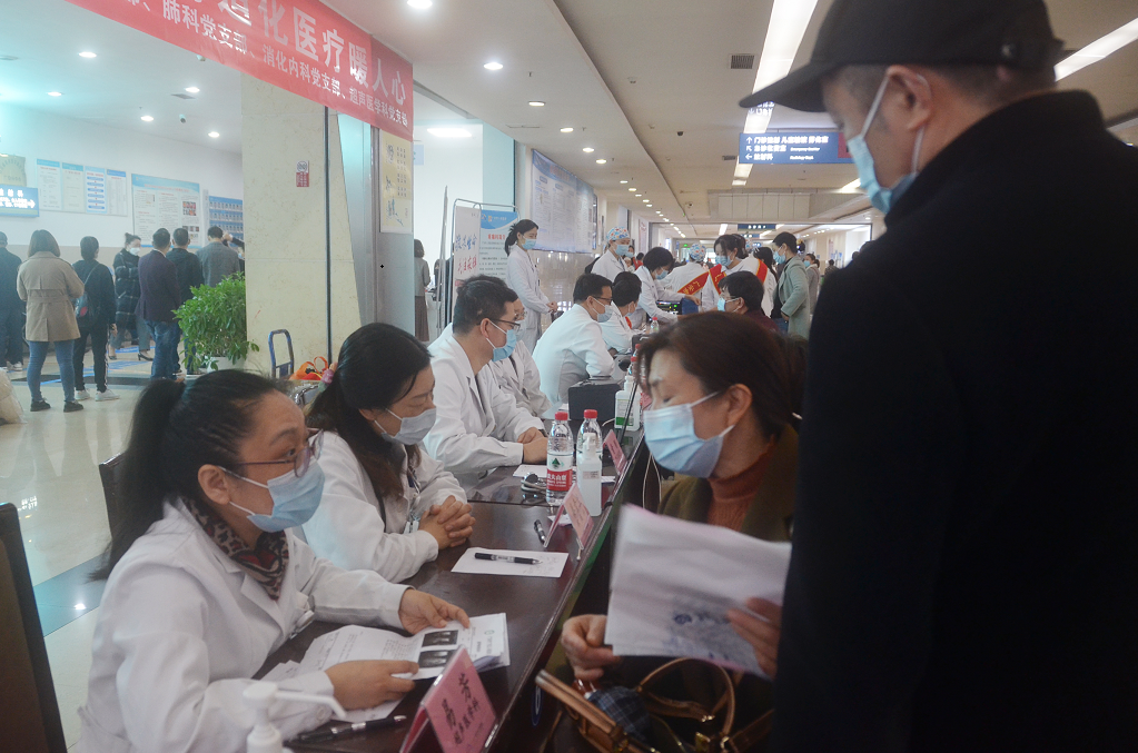 党建引领树先锋，舒适化医疗暖人心——华西广安医院红色星期五主题党日活动