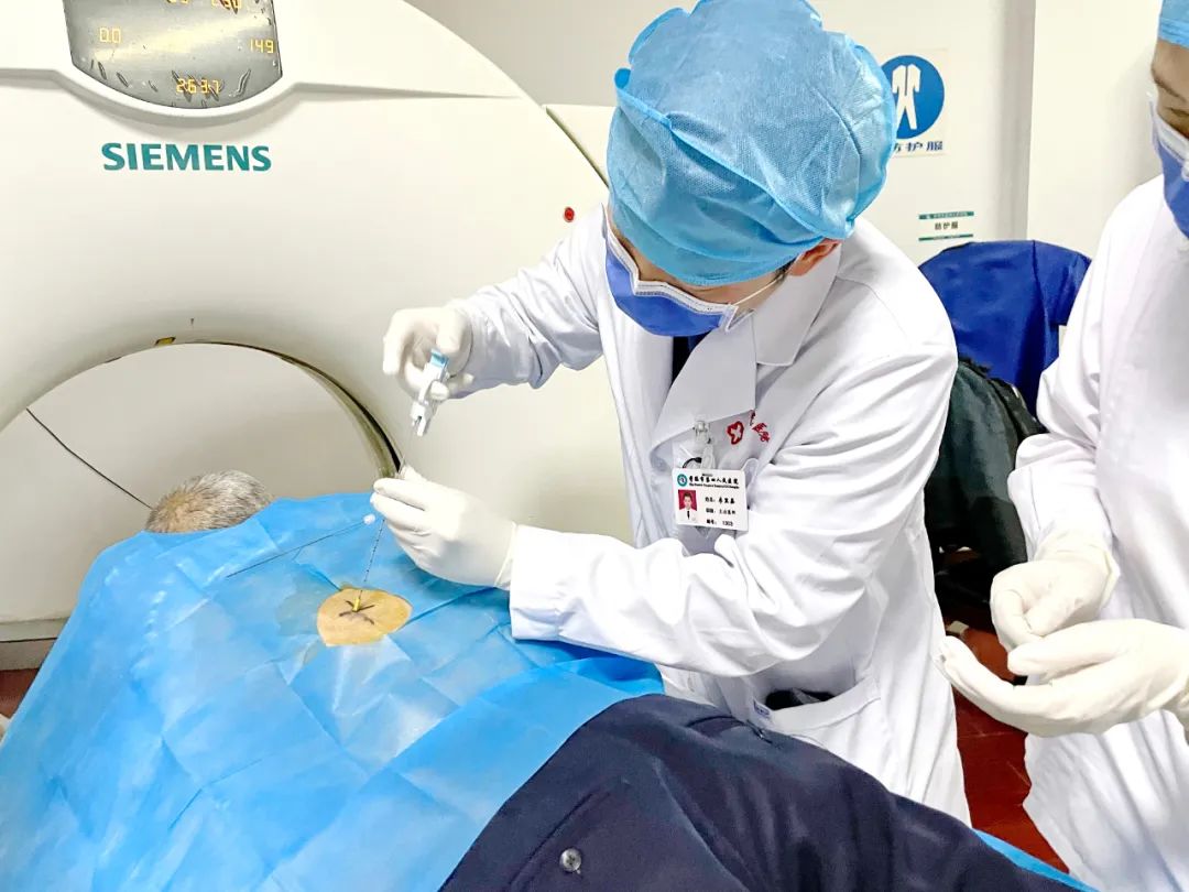 反复咳嗽咳痰，CT 引导下经皮肺穿刺活检术精准找出「元凶」