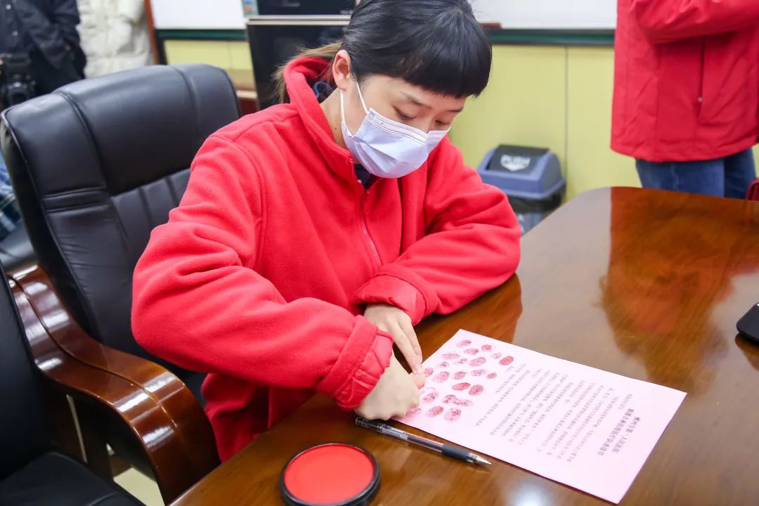 白衣执甲，奔赴「疫」线！郴州市第一人民医院 25 名医护人员出征吉林