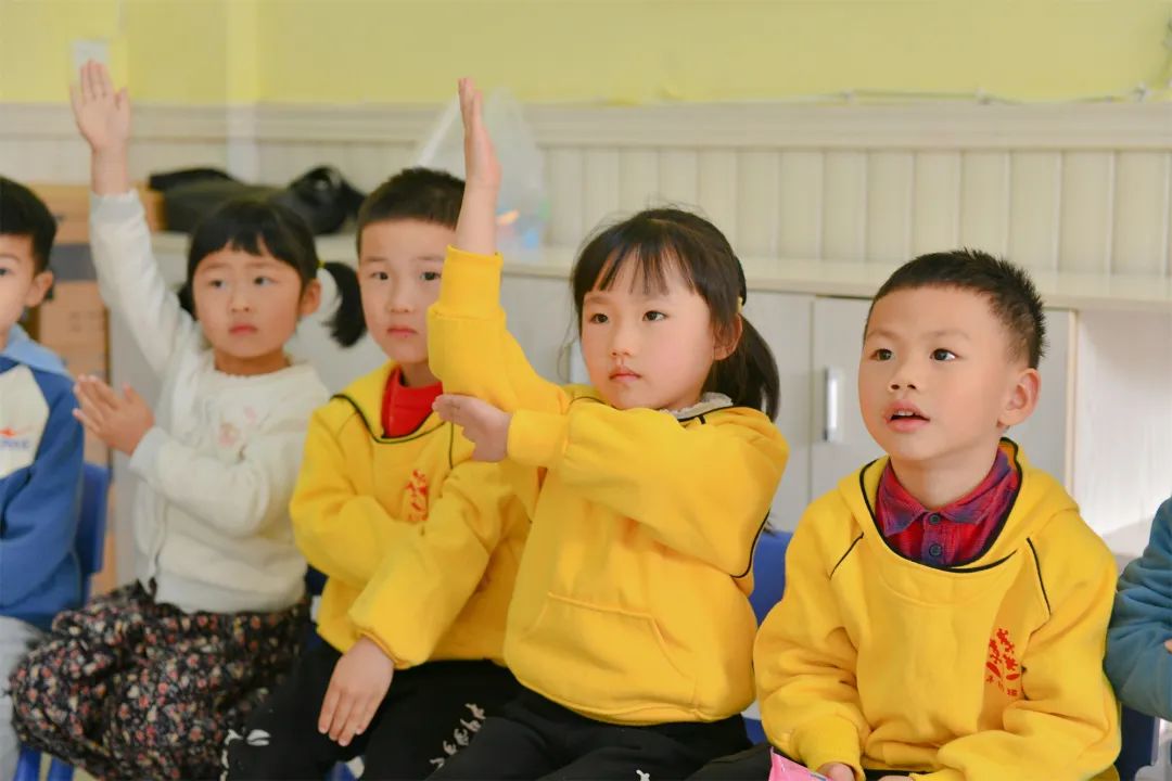 西南医科大学附属医院眼科两位教授带着团队进校园当上了老师