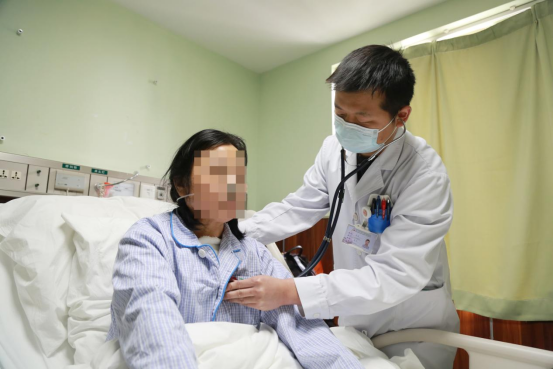 「恐龙血」女子突发主动脉夹层，武汉亚洲心脏病医院 10 小时连夜救治创生命奇迹