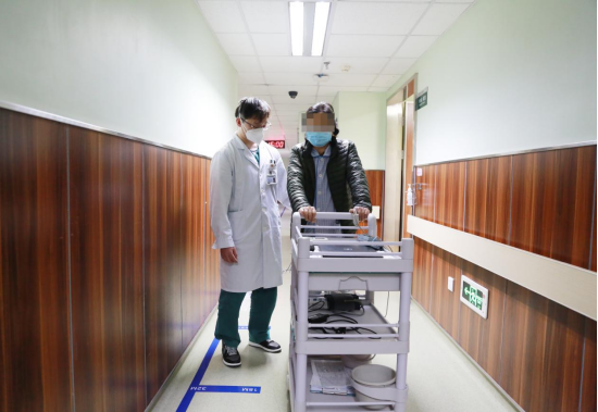 「恐龙血」女子突发主动脉夹层，武汉亚洲心脏病医院 10 小时连夜救治创生命奇迹