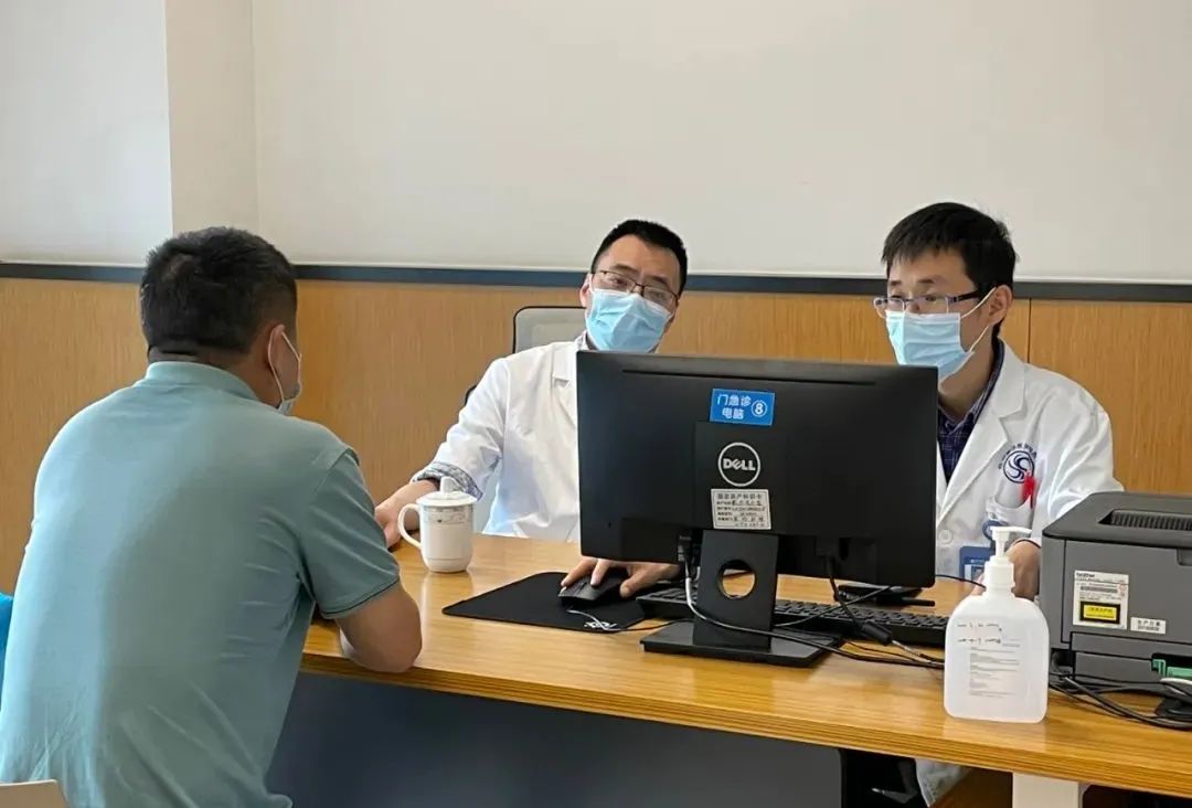 华西专家定期来四川省泌尿外科医院开展门诊、查房等工作——李响教授再到川泌