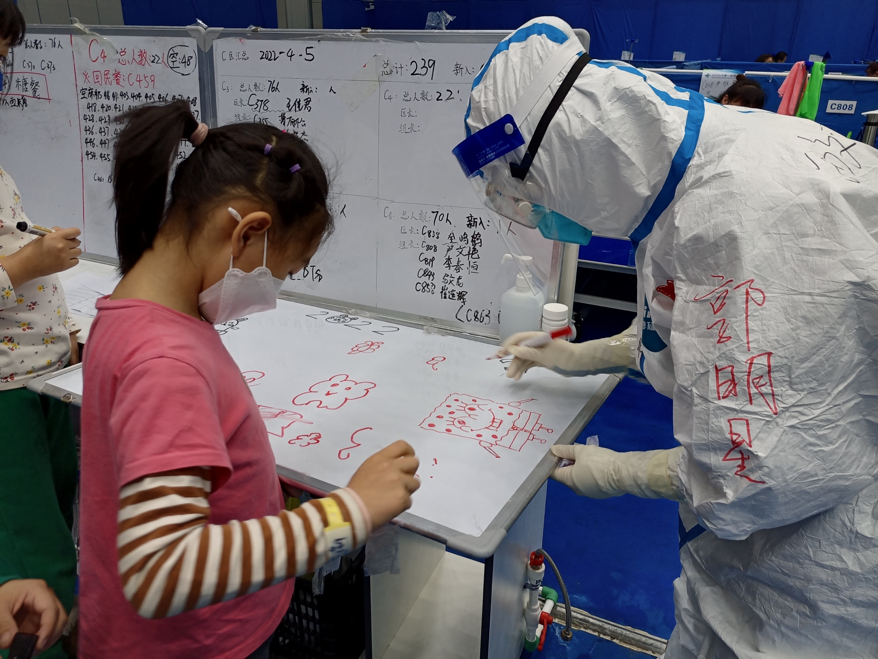 愿你们眼中永远有光  ——西安交大一附院援吉林医疗队队员郭明星