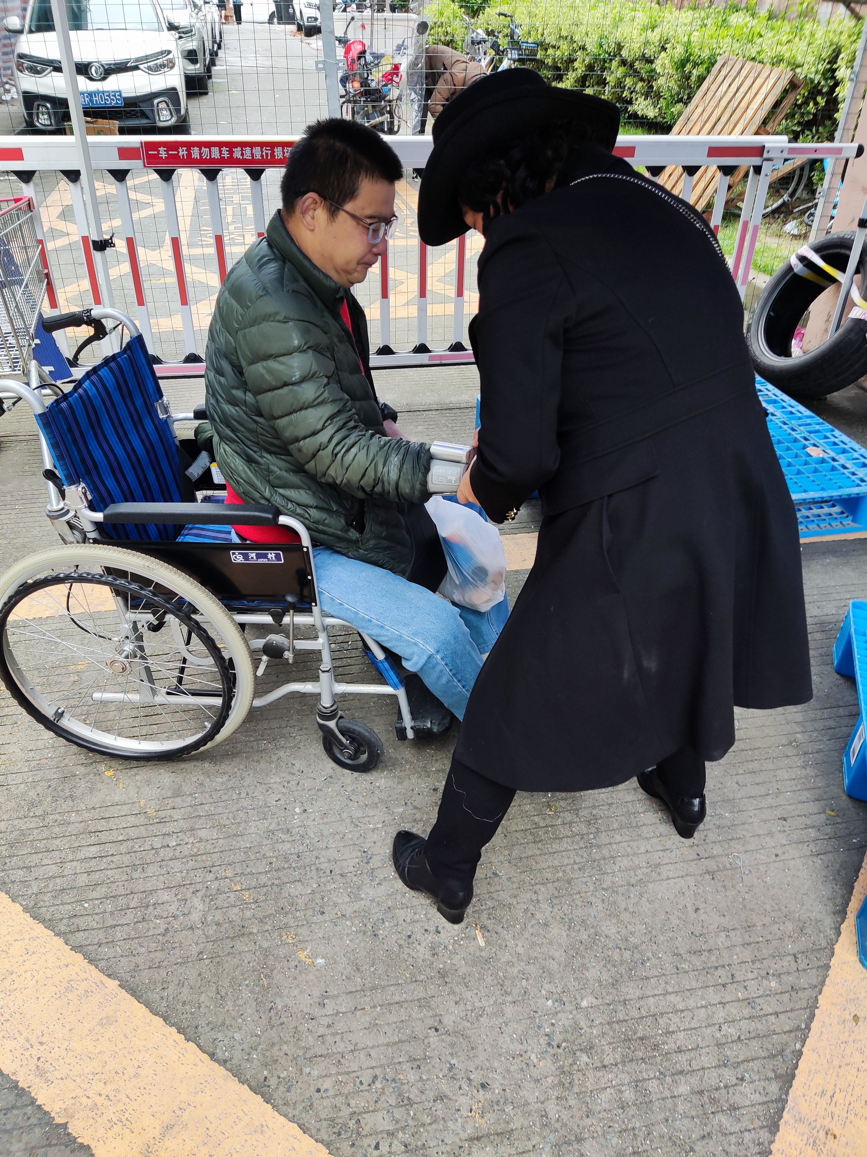 疫情无情,人间有爱