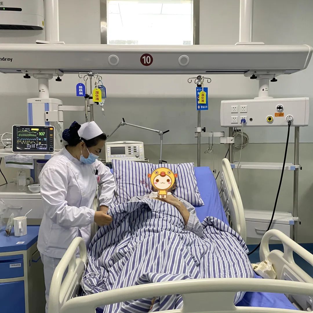 与时间赛跑，与死神战斗——人文服务显温情，温馨护理促康复！