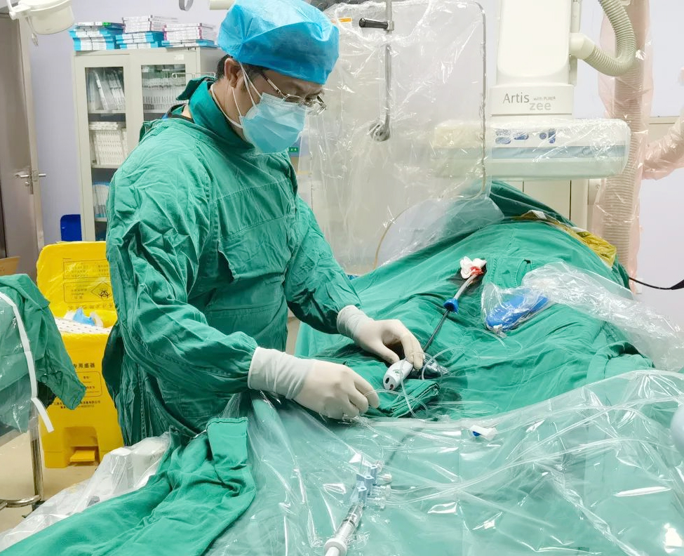五旬男子同时患有心病肺病罕见病 亚心专家解难题