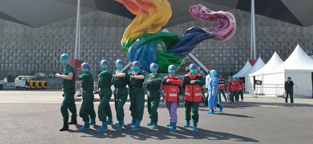 上海「疫」线：在方舱里，有时是治愈，常常是安慰