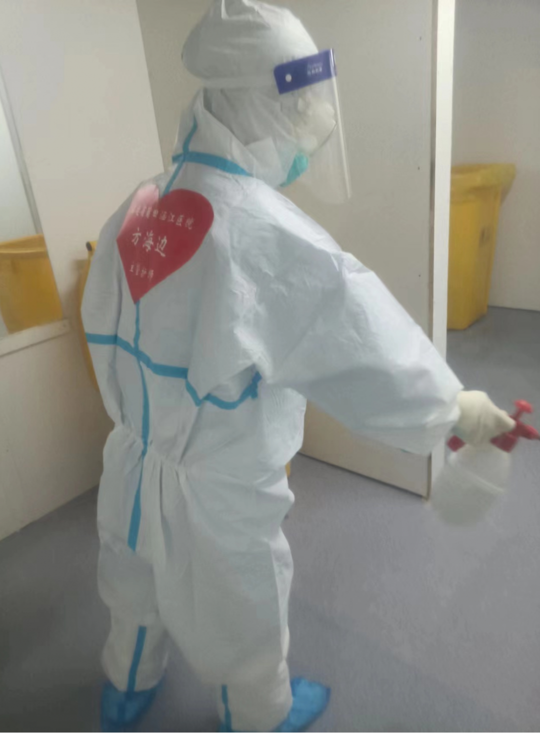 上海「疫」线：在方舱里，有时是治愈，常常是安慰