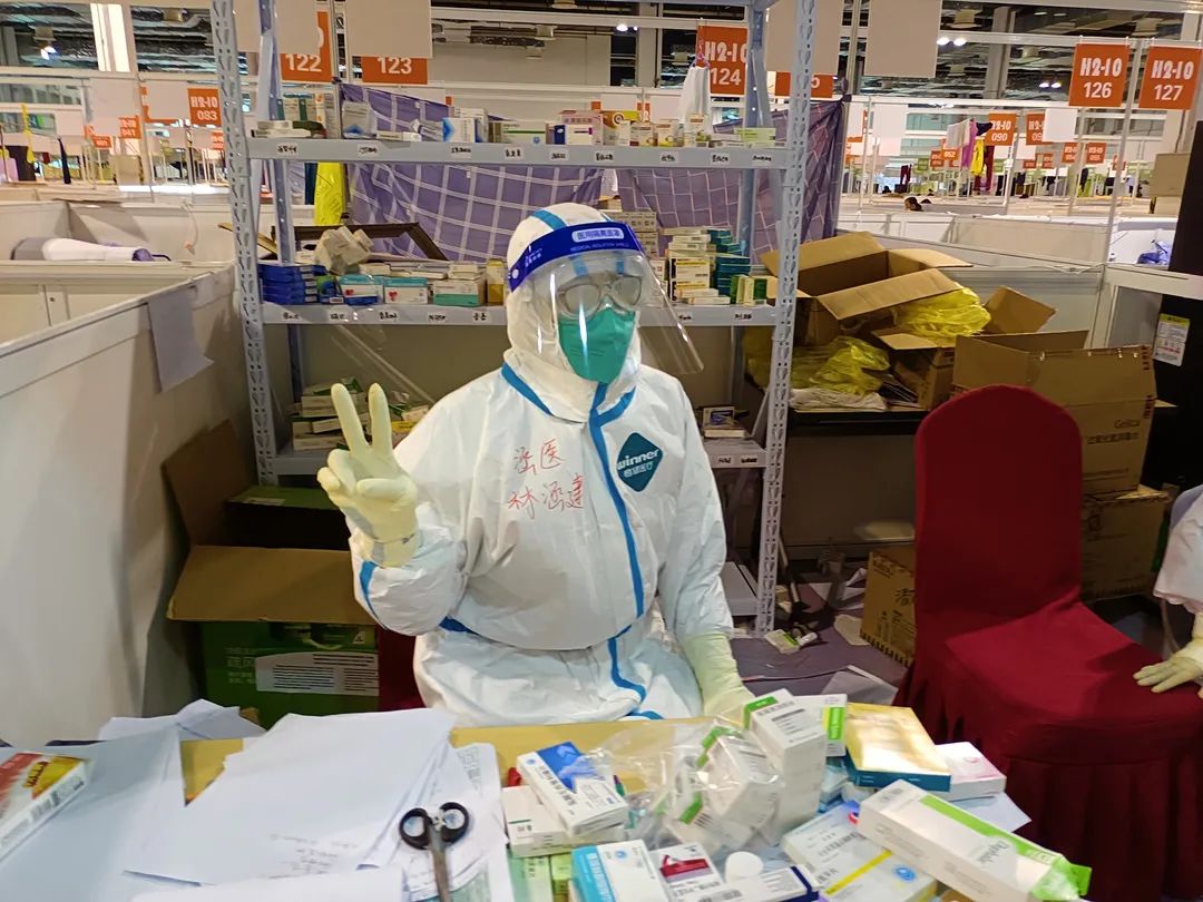 上海「疫」线：在方舱里，有时是治愈，常常是安慰