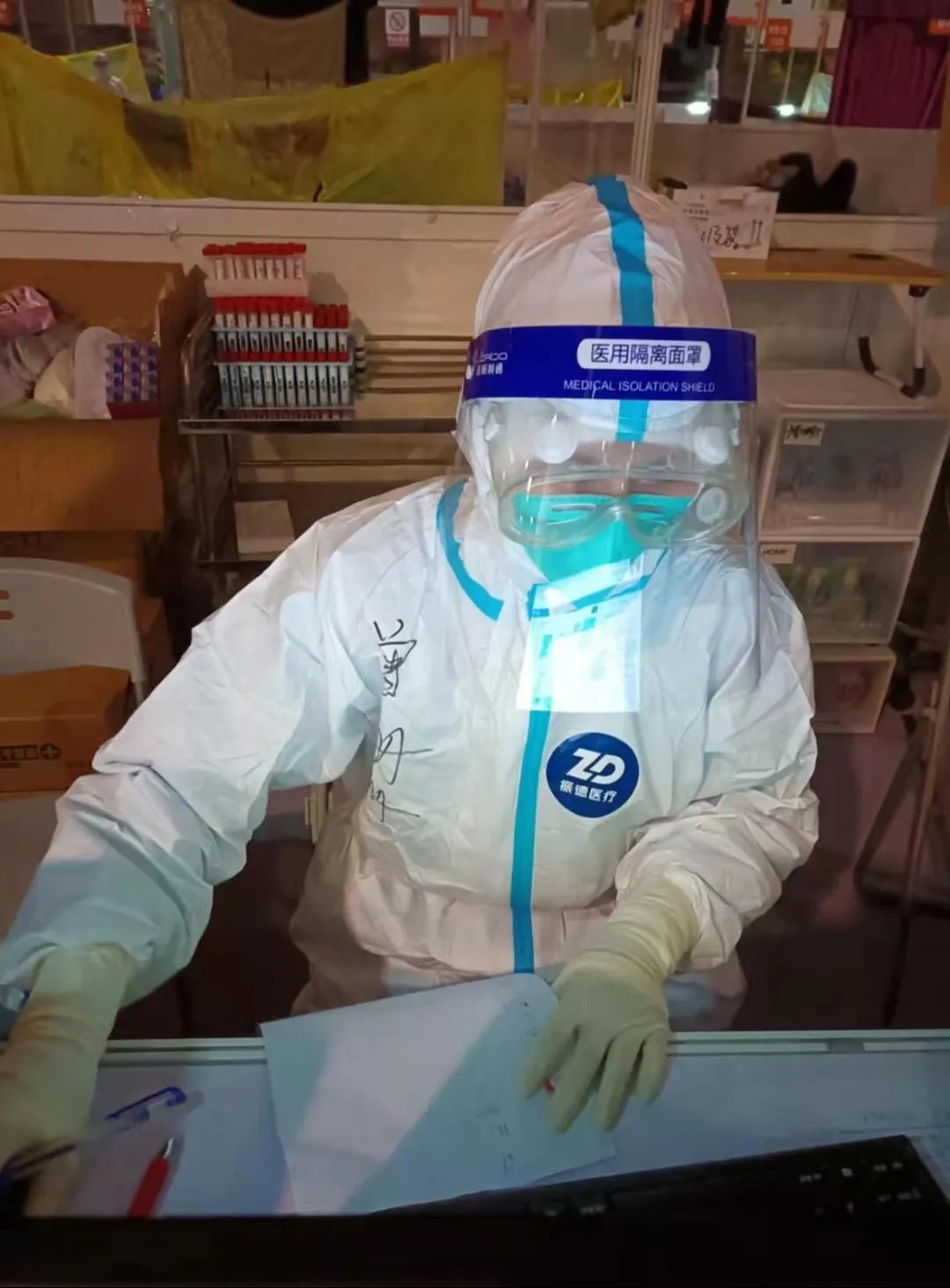 上海「疫」线：在方舱里，有时是治愈，常常是安慰