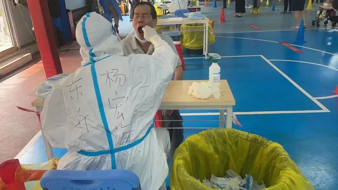 药剂科党员干部积极投身广州社区战「疫」