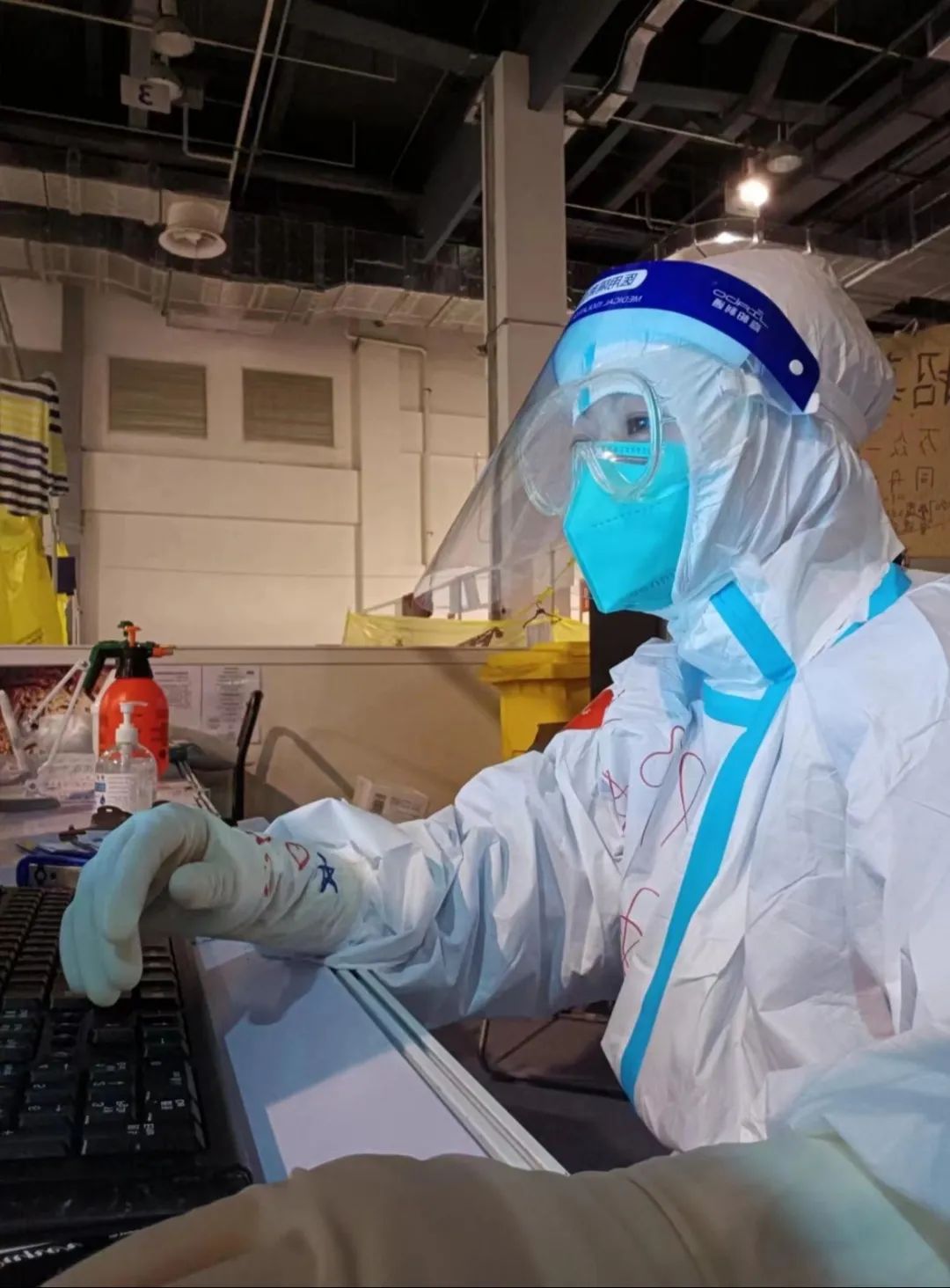 上海「疫」线：在方舱里，有时是治愈，常常是安慰