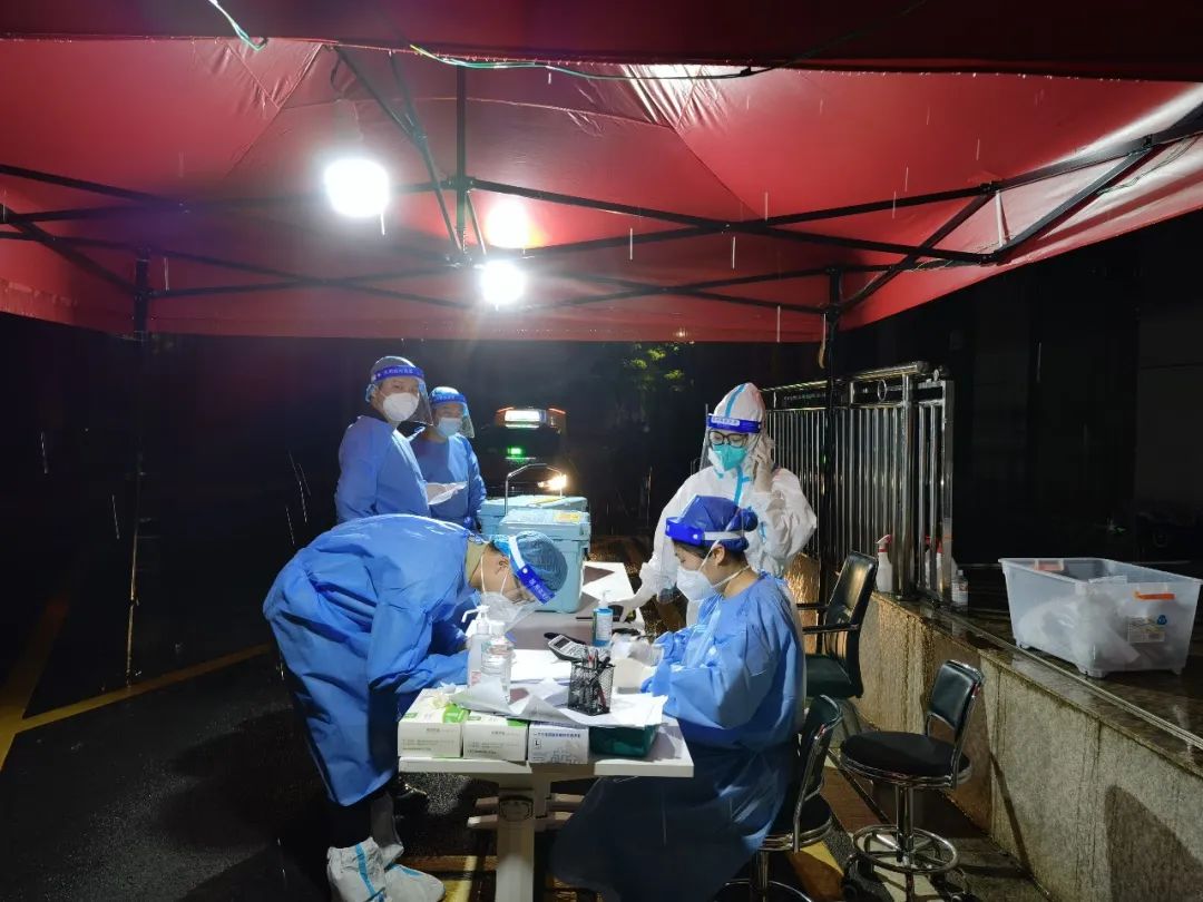 浙江大学医学院附属第四医院大规模核酸基地启用首日检测标本超 60 万人次