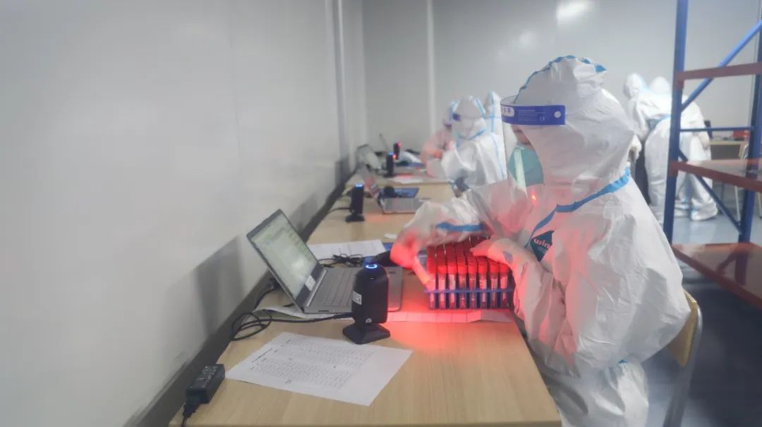 浙江大学医学院附属第四医院大规模核酸基地启用首日检测标本超 60 万人次