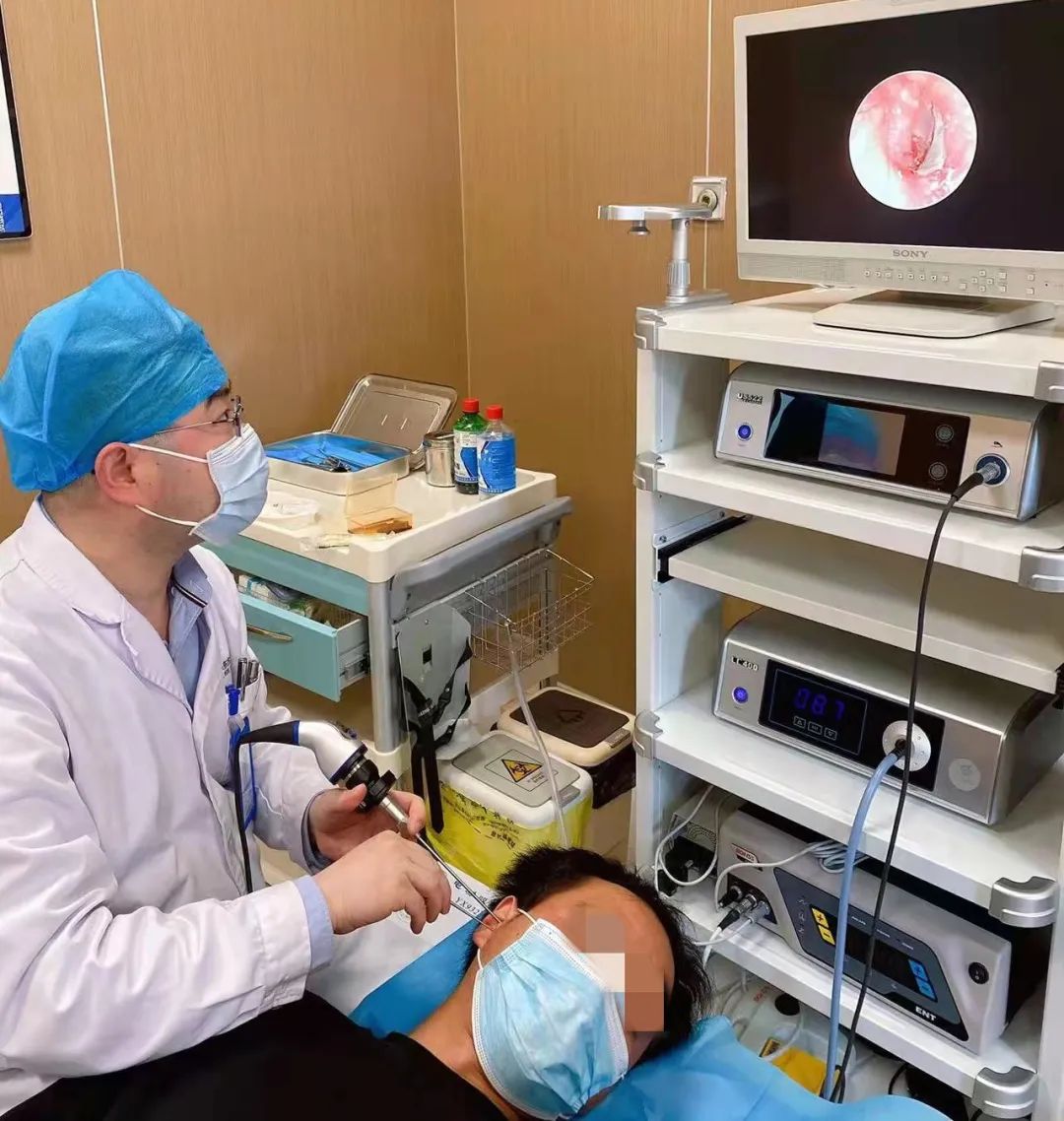 水泥堵耳！京医专家巧手解顽疾