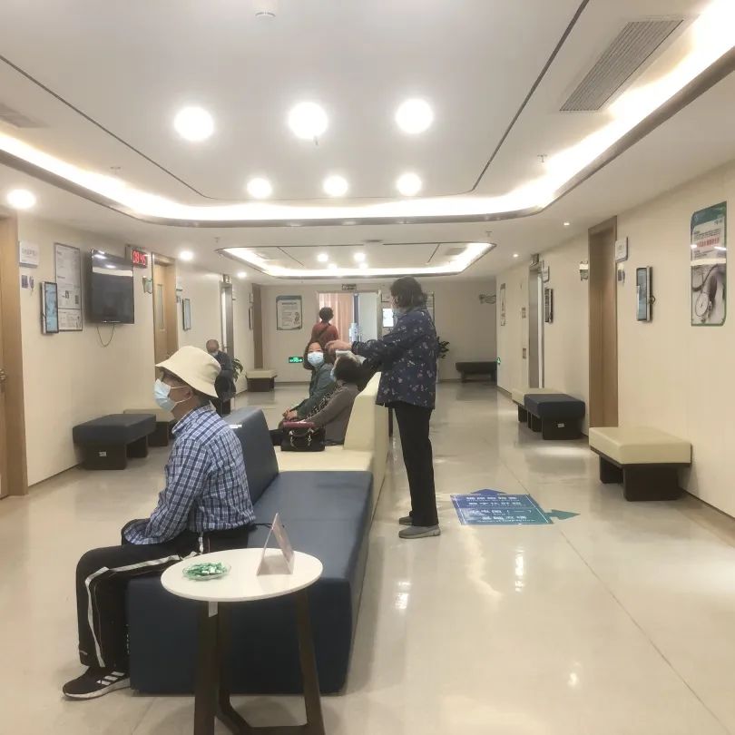 专业、有序、耐心，杭州萧山国投瑞康医学影像诊断中心为教职工健康保驾护航