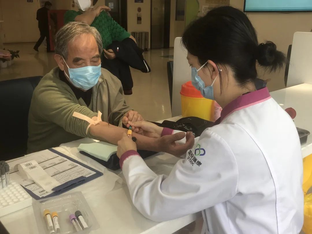 专业、有序、耐心，杭州萧山国投瑞康医学影像诊断中心为教职工健康保驾护航