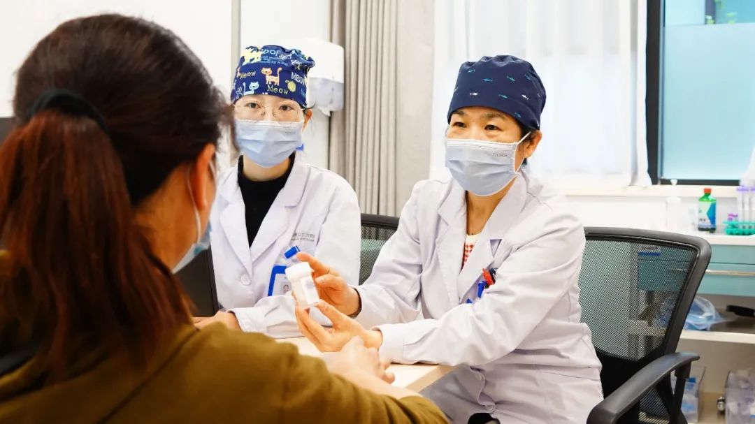 致敬每一位坚守医线的劳动者