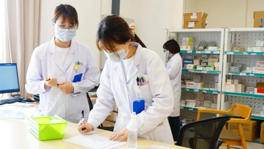 致敬每一位坚守医线的劳动者