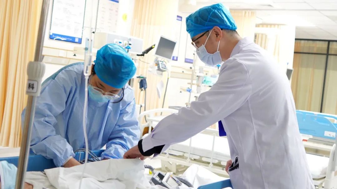 致敬每一位坚守医线的劳动者