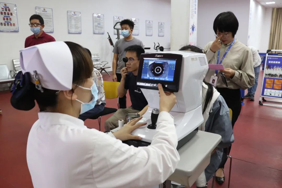 党建共建送健康！福州爱尔眼科走进永福股份开展「喜迎五一·关爱职工护眼行动」活动