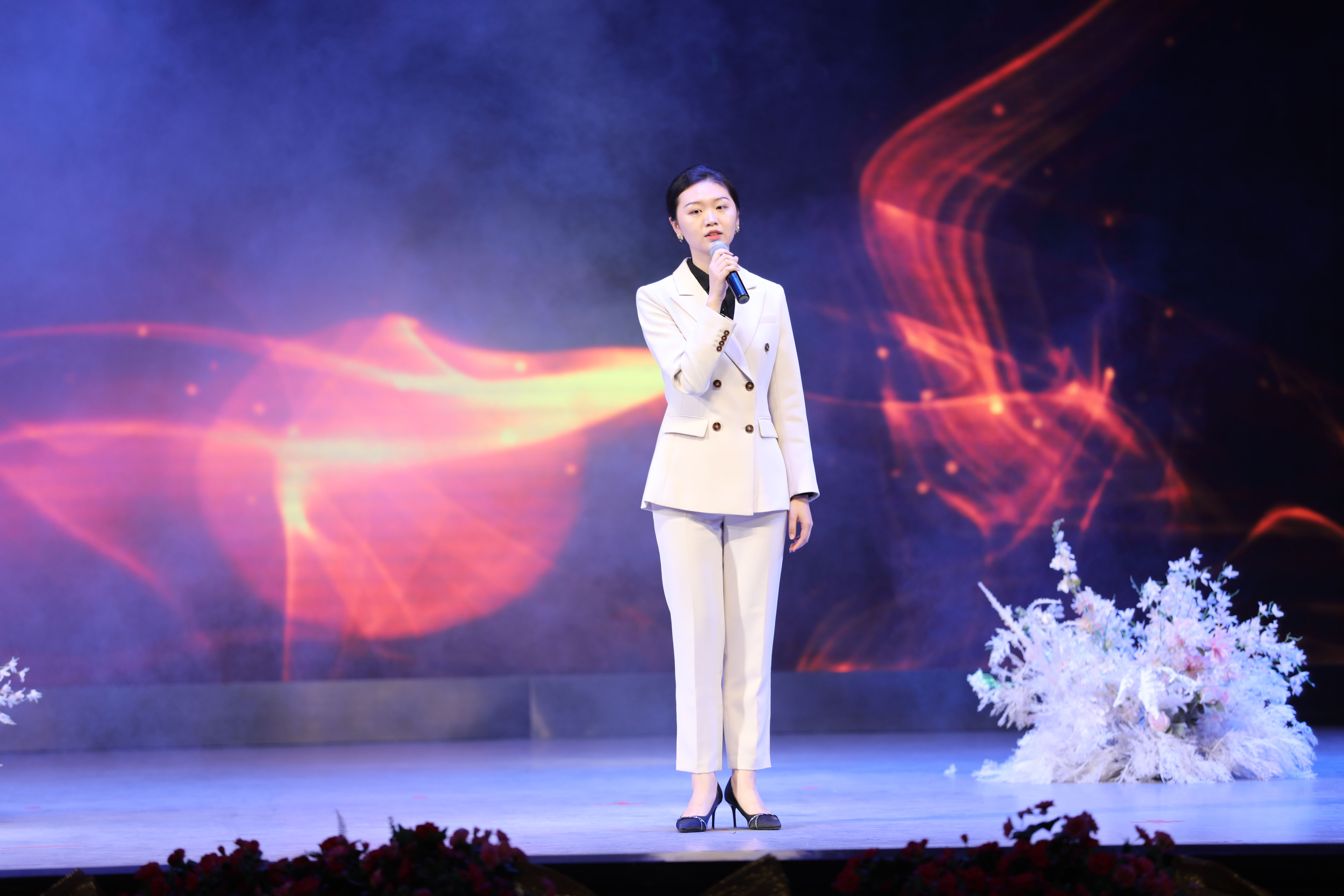 广西壮族自治区南溪山医院举办庆五四「读经典·寻找最美朗读者」比赛