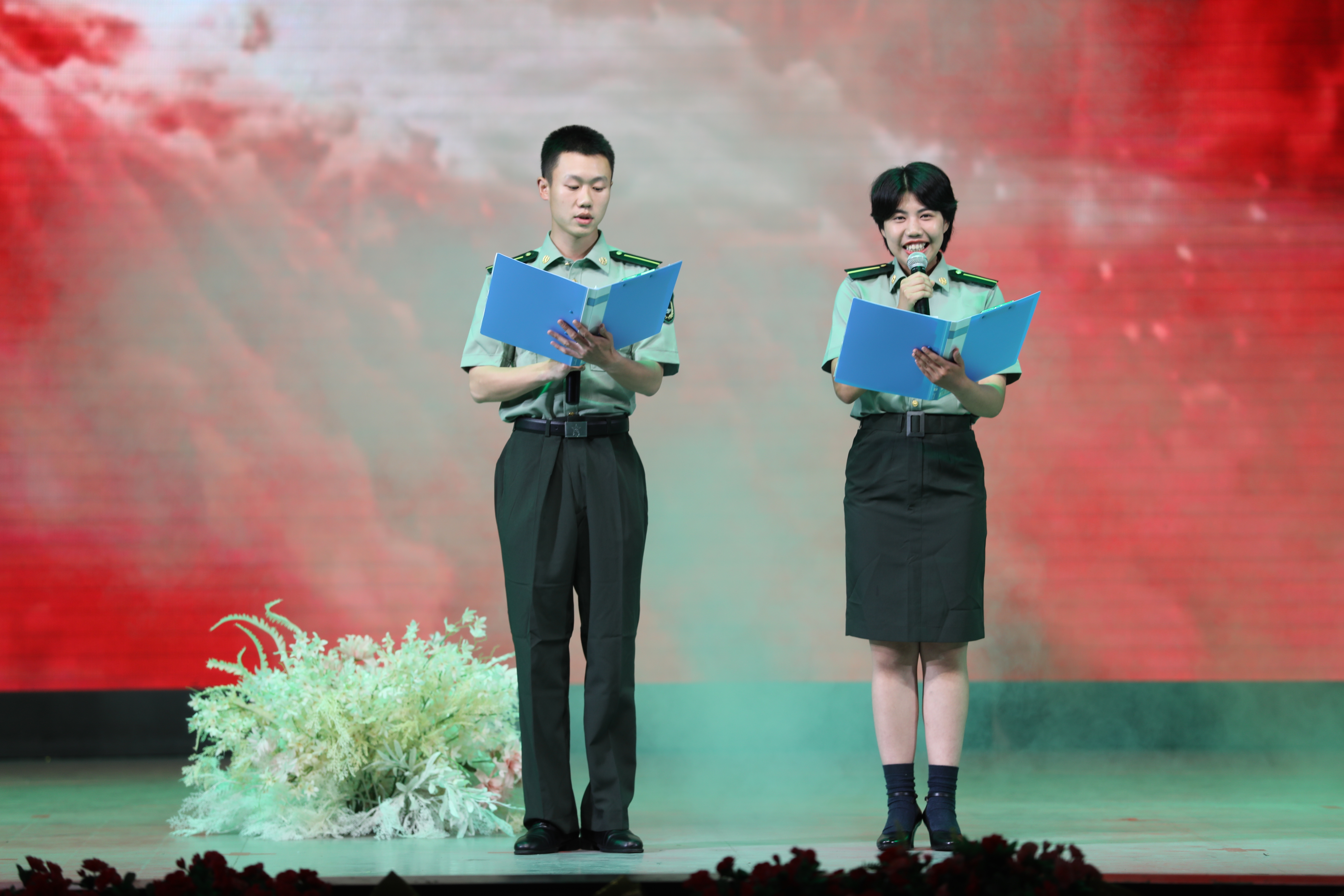 广西壮族自治区南溪山医院举办庆五四「读经典·寻找最美朗读者」比赛