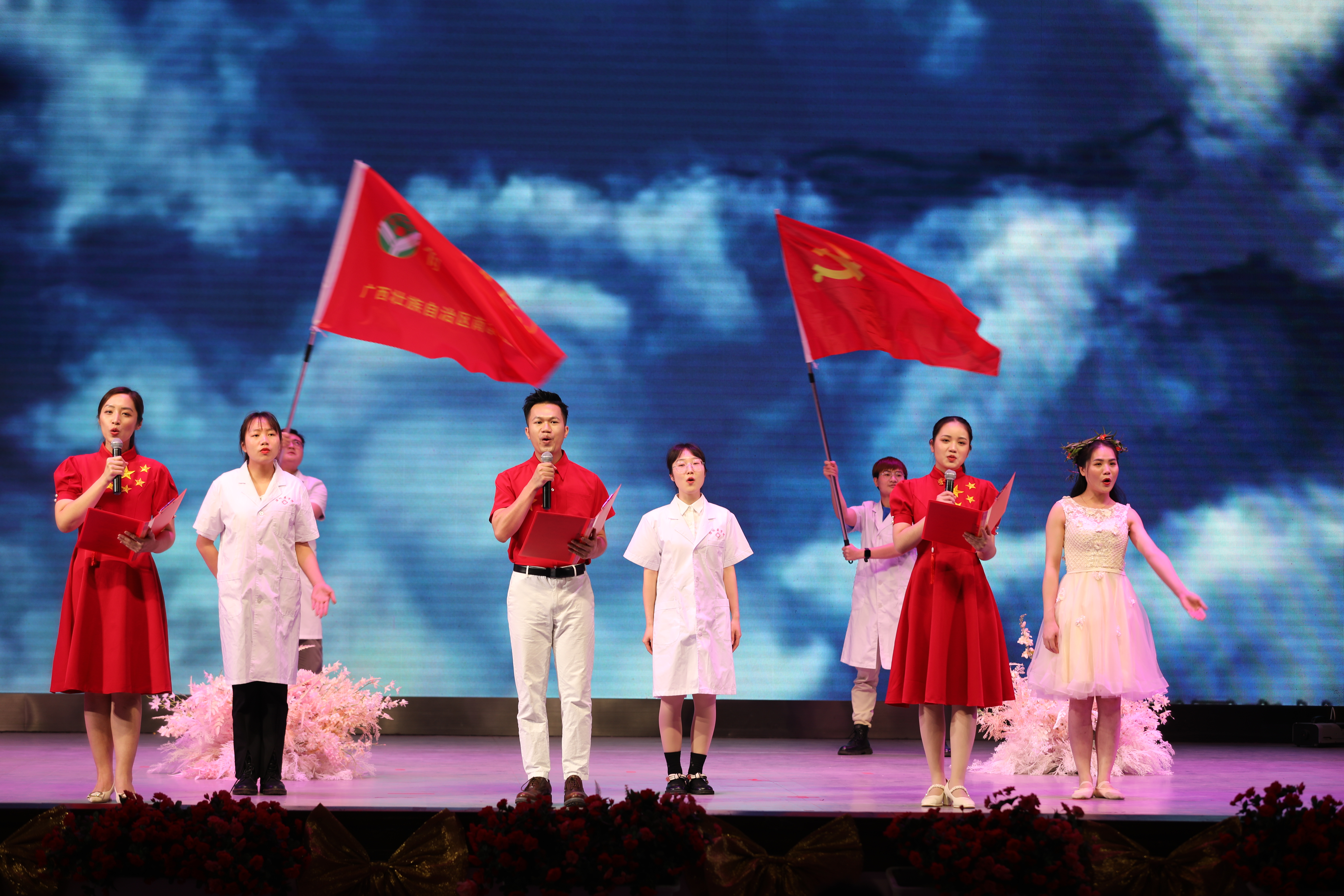 广西壮族自治区南溪山医院举办庆五四「读经典·寻找最美朗读者」比赛