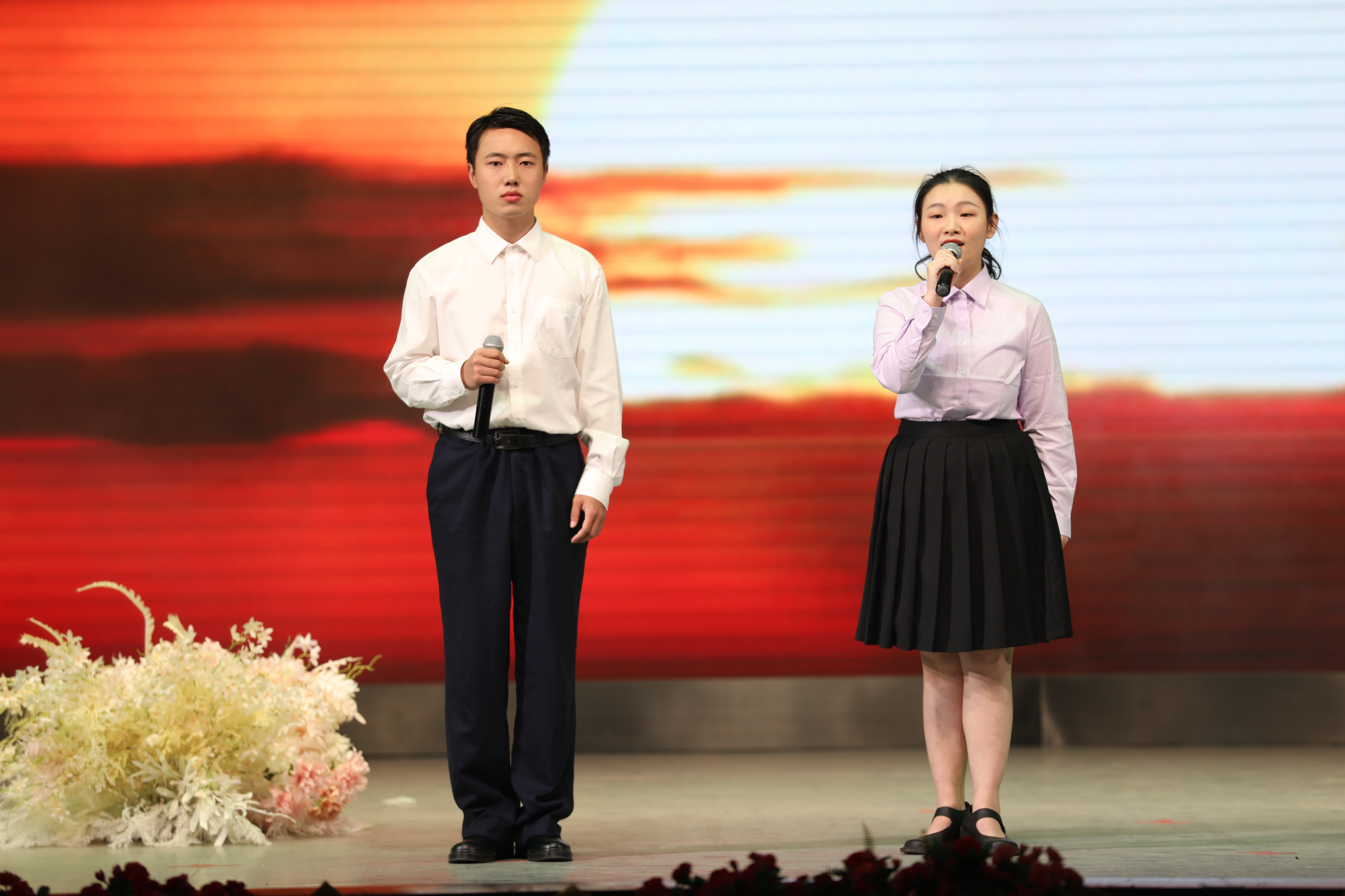 广西壮族自治区南溪山医院举办庆五四「读经典·寻找最美朗读者」比赛