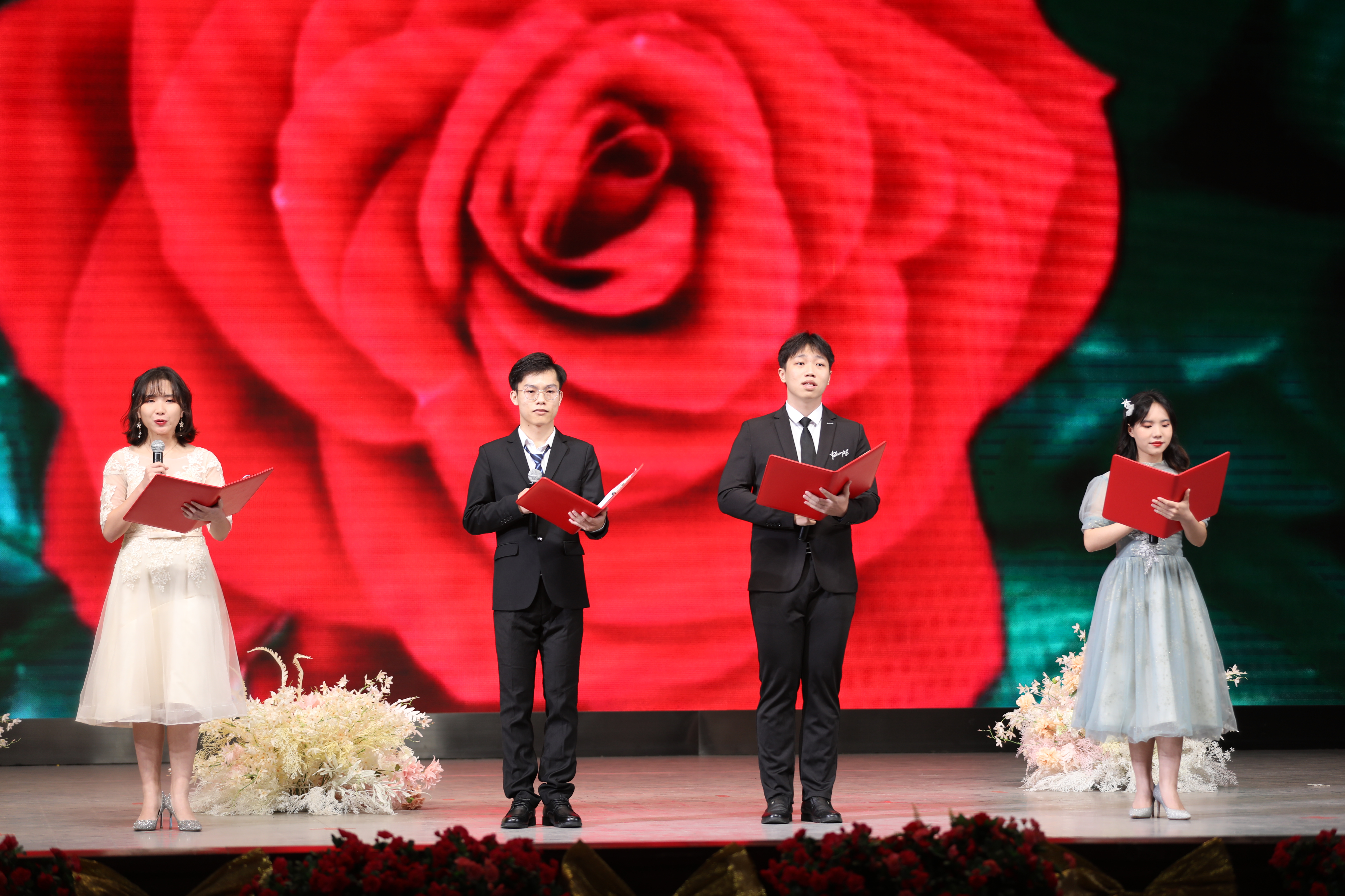 广西壮族自治区南溪山医院举办庆五四「读经典·寻找最美朗读者」比赛