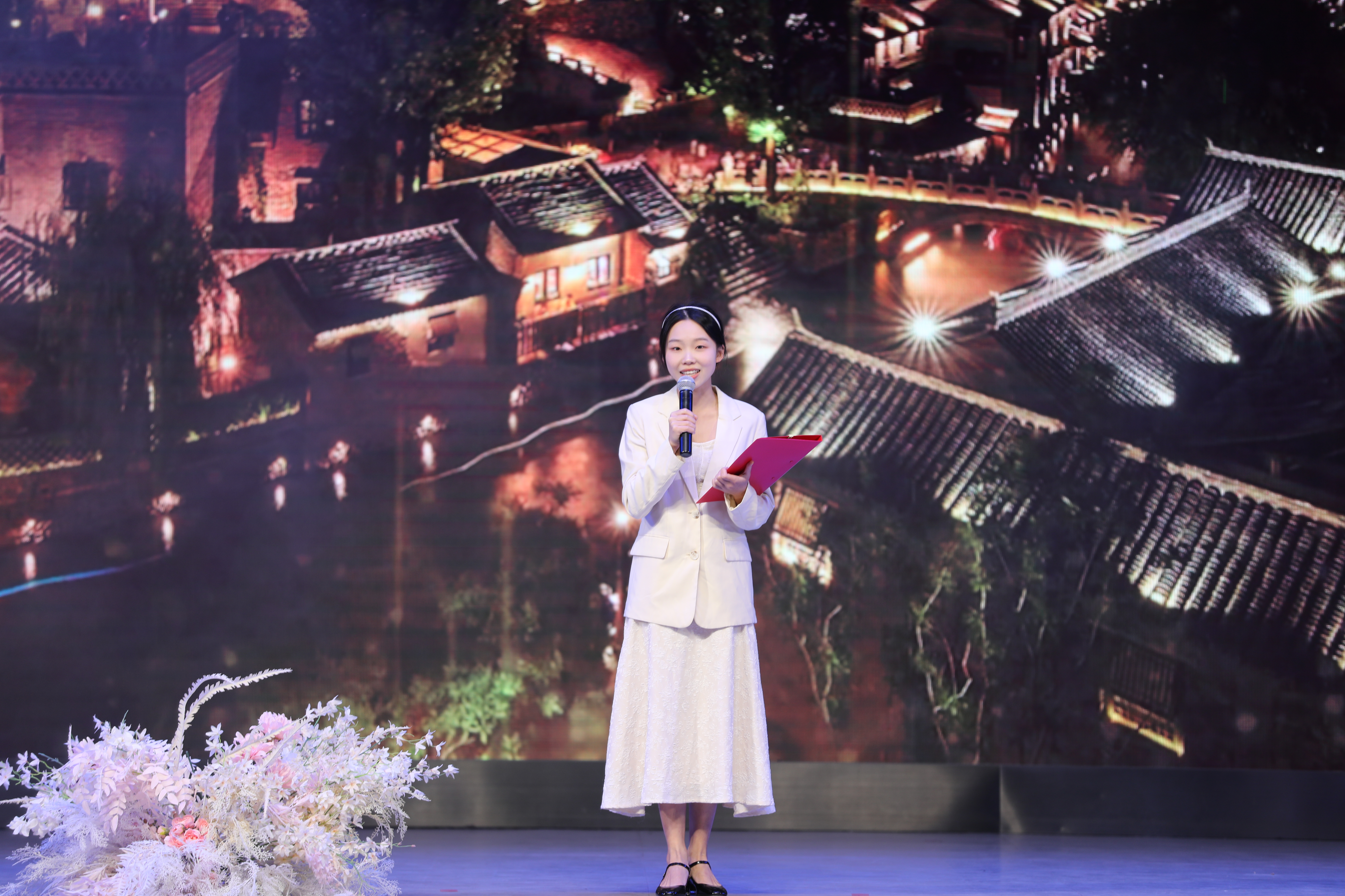 广西壮族自治区南溪山医院举办庆五四「读经典·寻找最美朗读者」比赛