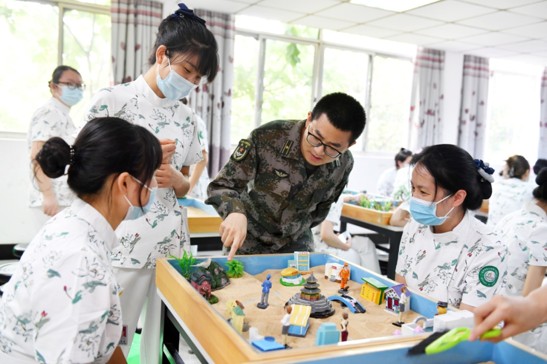 ​「关爱天使，从心出发」心理工作坊，纪念第 111 个国际护士节系列活动