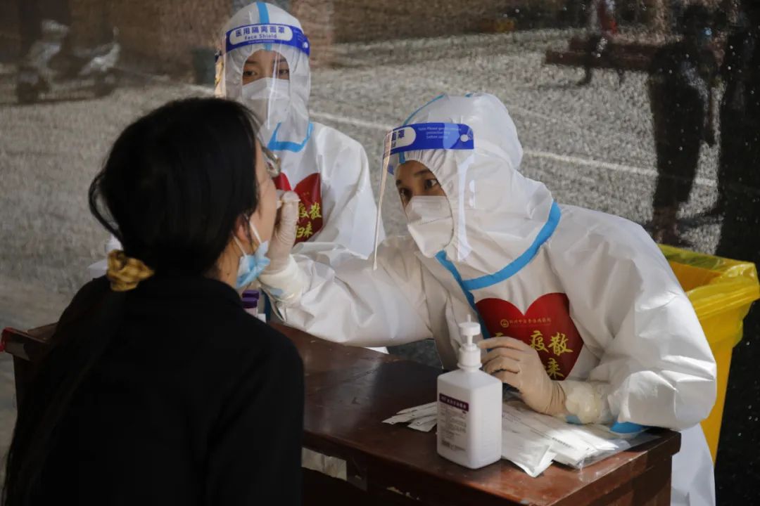 连续 6 天！采样 16.3 万余人次！坚守不问归期，向「大白」致敬