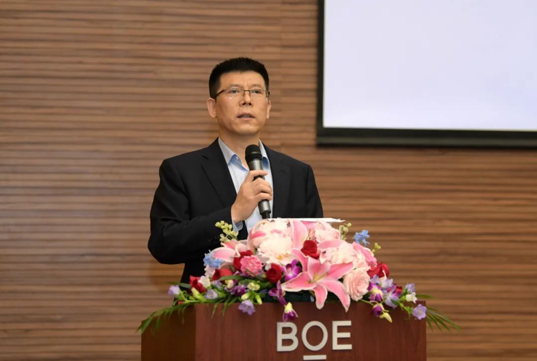 微光汇聚 彰显担当