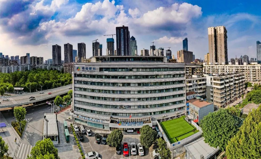 武汉普瑞眼科医院获国家行业评价「信用评价 3A,服务评价五星」标杆医院