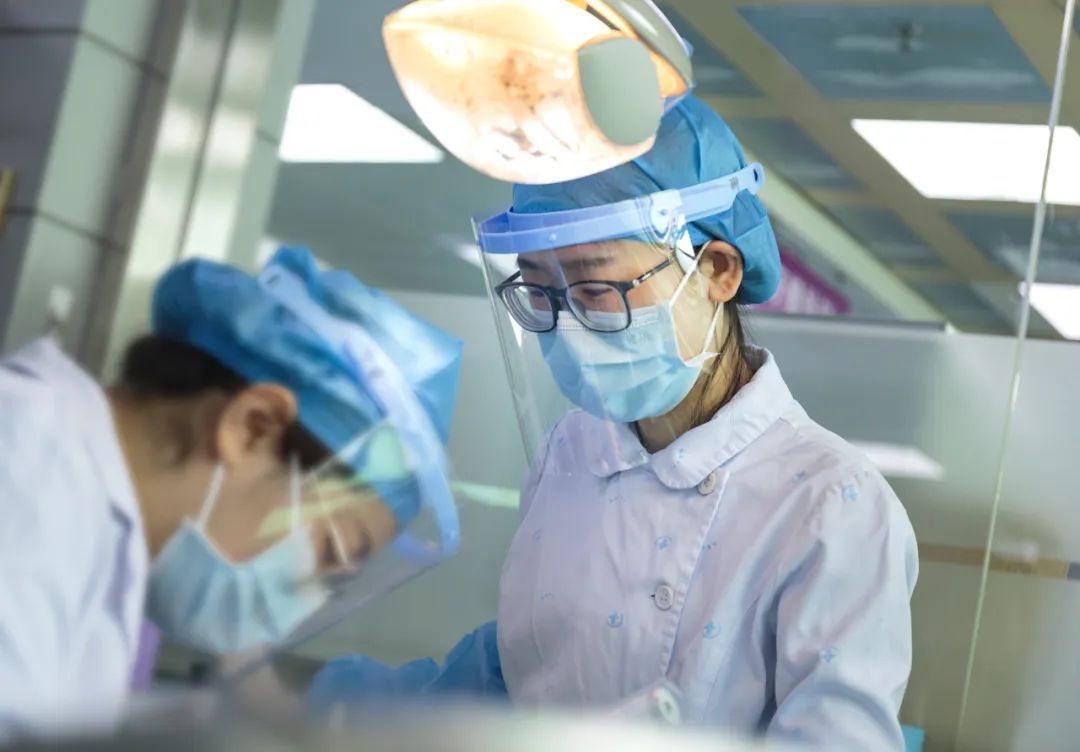 罗湖医院集团罗湖区人民医院杨惠慈:以爱为名