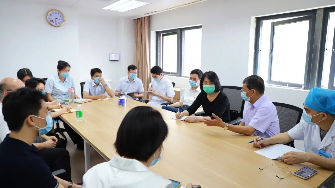 广东市市管一级调研员龙少齐带队到市东升医院开展调研