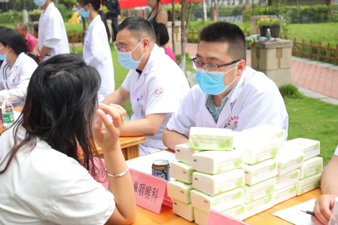 对标找差 提能增效：合江县中医医院健康义诊惠民生，服务群众暖民心