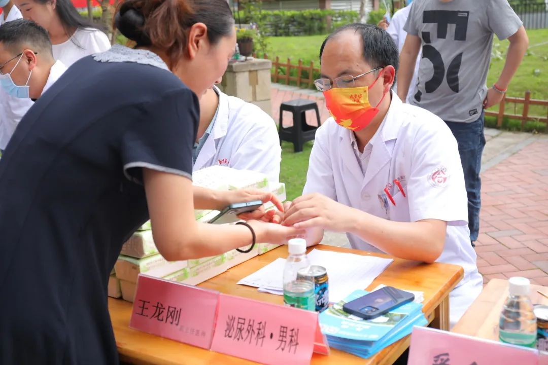 对标找差 提能增效：合江县中医医院健康义诊惠民生，服务群众暖民心