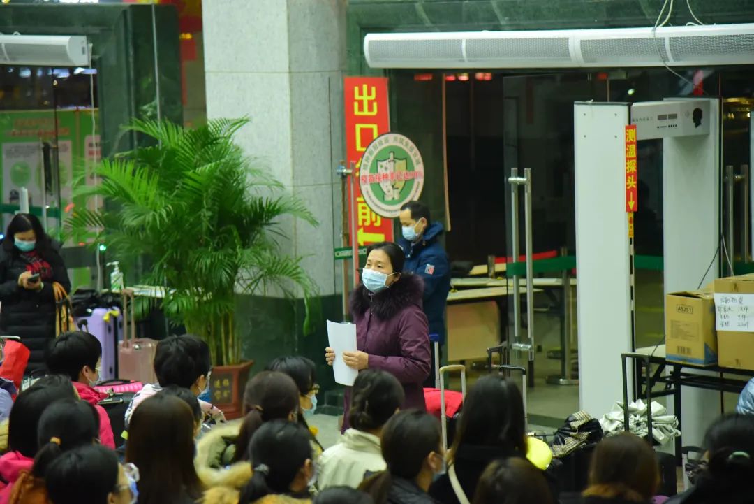 三十载护理之路，患者认可是她前进的动力——记 2022 年中华护理学会「杰出护理工作者」黄沂