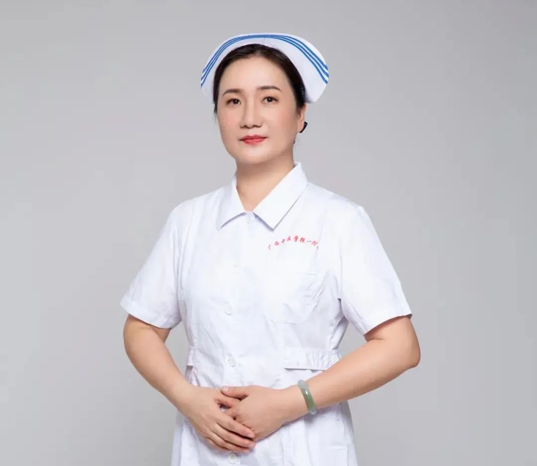 三十载护理之路，患者认可是她前进的动力——记 2022 年中华护理学会「杰出护理工作者」黄沂