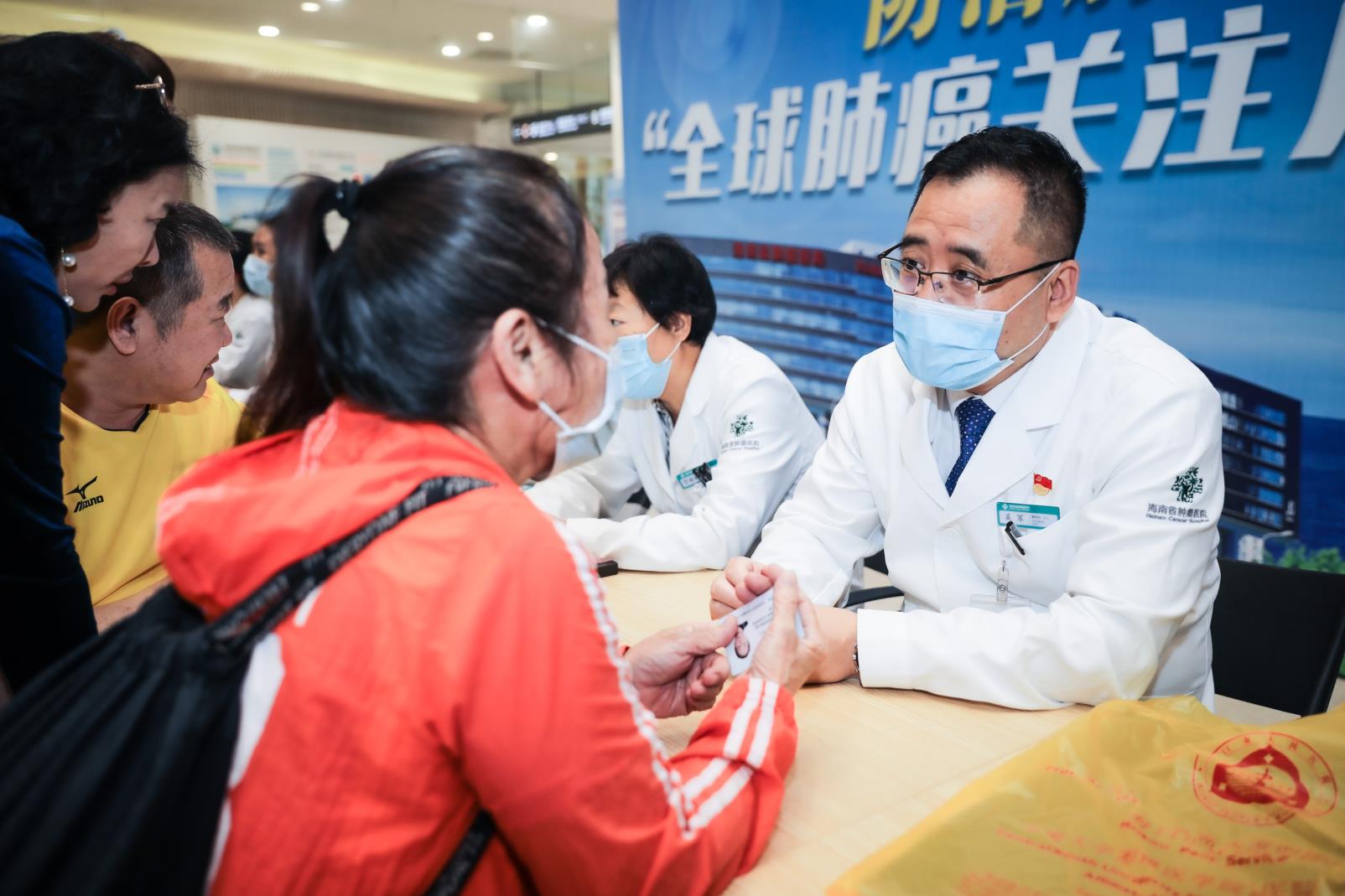 海南省肿瘤医院专家：爱肺要趁早